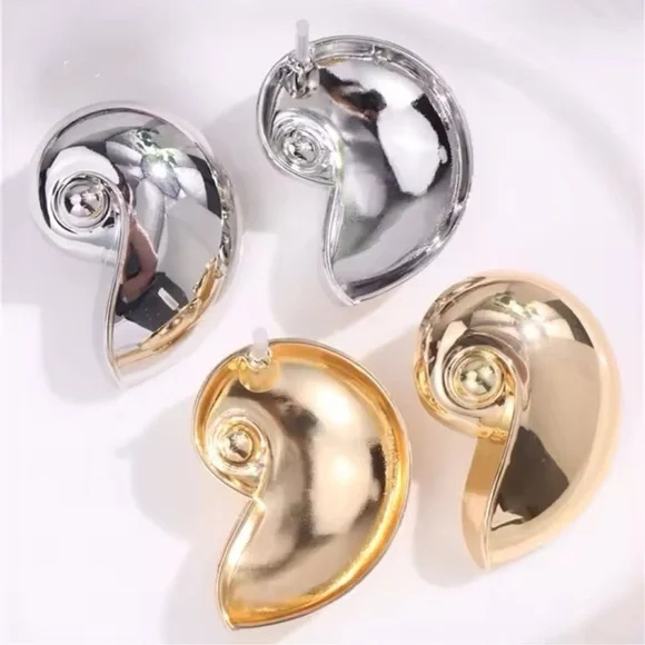 Silver Marine Conch Earrings - Picture 4 of 7